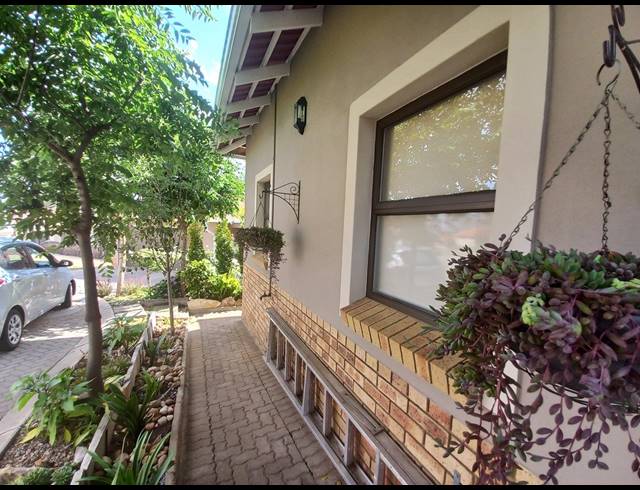 2 BEDROOM RETIREMENT UNIT FOR SALE IN JORDAAN PARK